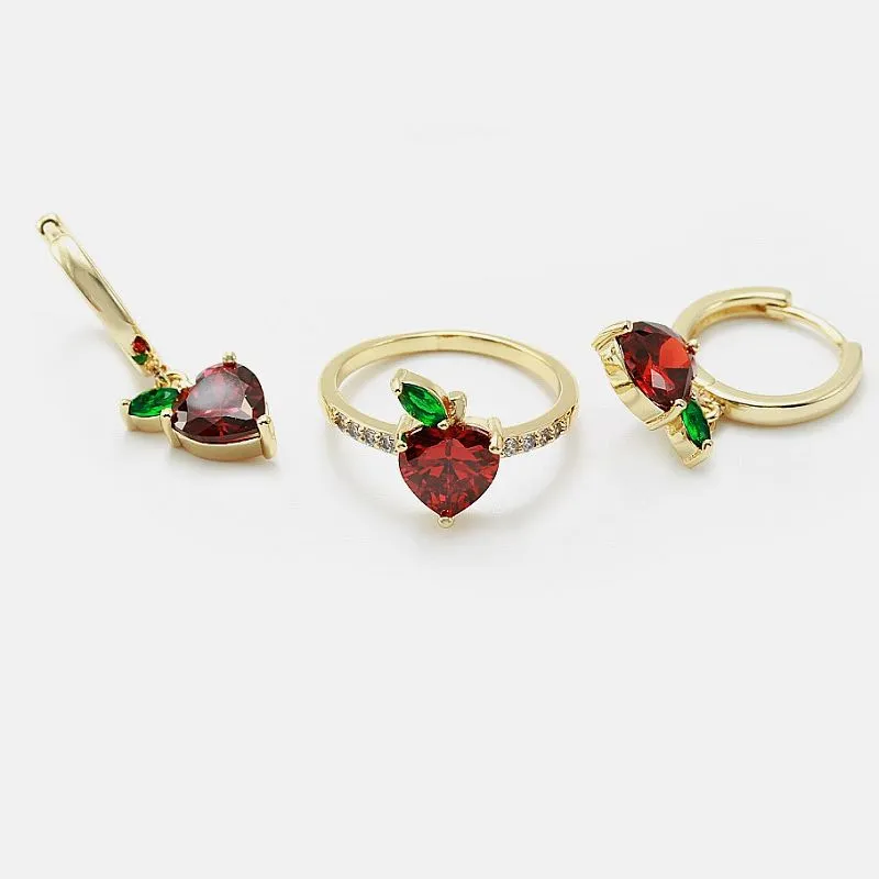 Raudona Cz Širdies papuošalų rinkinys