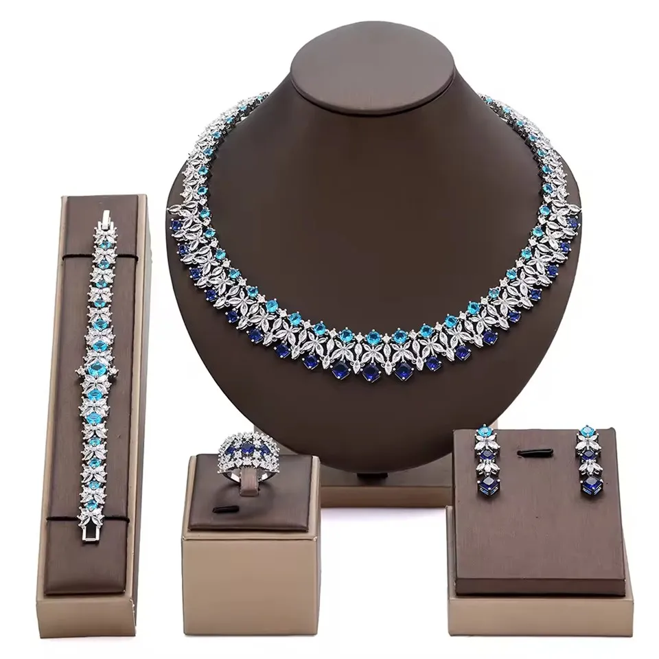 Visi mados papuošalų rinkiniai